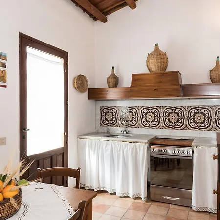 Azienda Agrituristica Tenuta Pizzolungo Farm stay Erice