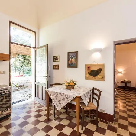 Azienda Agrituristica Tenuta Pizzolungo * Erice